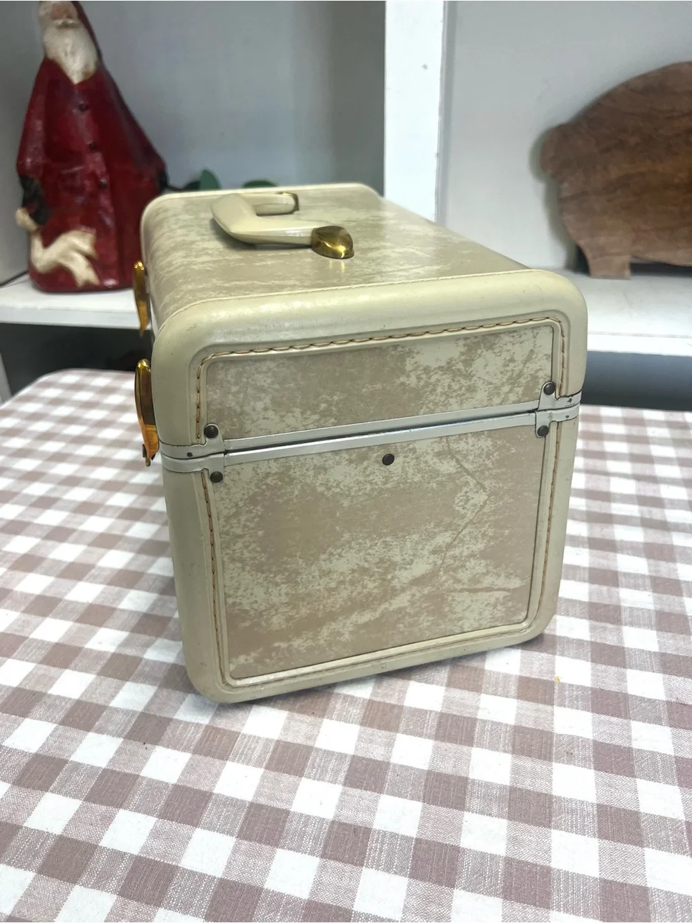 Vintage samsonite traincase cream marble makeup case retro grandma core luggage